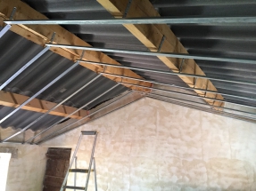 ossature pour isolation: isolation, revetement, plafond, pose menuiserie - Viguier maçonnerie à Apt, Bonnieux, Gargas, Gordes, Goult, Lacoste, Lourmarin, Maubec, Menerbes, Oppede, Roussillon, Rustrel, Saignon, St Saturnin, Villars en Luberon