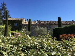 mise en place des quès: toiture, rénovation de mas, terrassement, sous-oeuvre - Viguier maçonnerie à Apt, Bonnieux, Gargas, Gordes, Goult, Lacoste, Lourmarin, Maubec, Menerbes, Oppede, Roussillon, Rustrel, Saignon, St Saturnin, Villars en Luberon